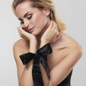 Черные ленты для связывания SILKY SENSUAL HANDCUFFS - Bijoux Indiscrets - купить с доставкой в Находке