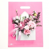 Розовый пакет с цветочным принтом и вырубной ручкой (40х31 см) - Сима-Ленд - купить с доставкой в Находке