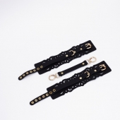 Черный кожаные оковы с узорами и золотистой фурнитурой - Crazy Handmade - купить с доставкой в Находке