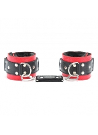 Красно-чёрные кожаные наручники с меховым подкладом - БДСМ Арсенал - купить с доставкой в Находке