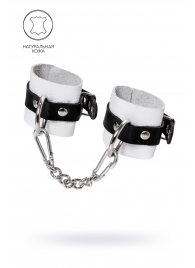 Бело-черные кожаные наручники с одним ремешком с люверсами - Pecado - купить с доставкой в Находке