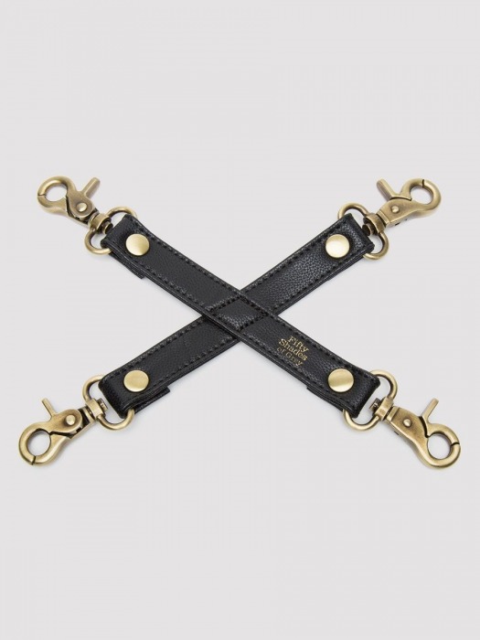 Черный фиксатор для манжет Bound to You Faux Leather Hogtie - Fifty Shades of Grey - купить с доставкой в Находке
