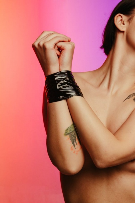 Черная бондажная лента Oxytocin - Lola Games - купить с доставкой в Находке