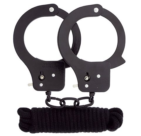 Чёрные наручники из листового металла в комплекте с веревкой BONDX METAL CUFFS LOVE ROPE SET - Dream Toys - купить с доставкой в Находке