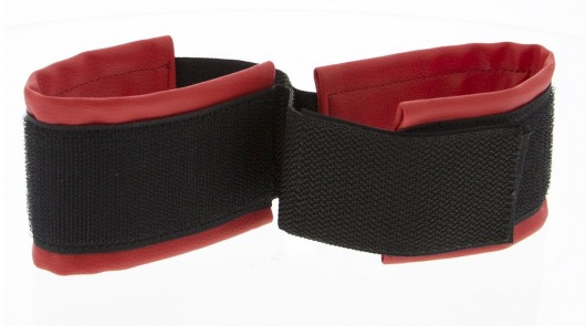 Полиуретановые манжеты для фиксации рук вместе Bound Together Wrist Restraints - Blush Novelties - купить с доставкой в Находке